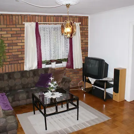 Apartment Reetdachidylle Mit Terrasse & Balkon - Abc194 Wismar