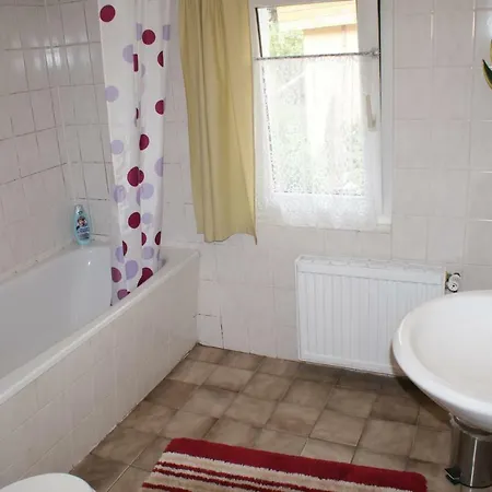 Apartment Reetdachidylle Mit Terrasse & Balkon - Abc194